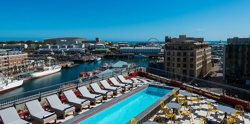 Radisson Red Rooftop Pool